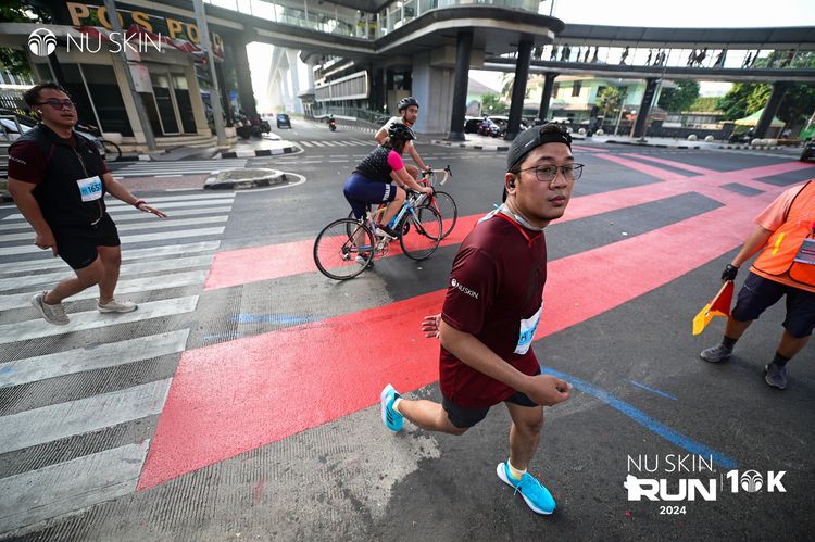 Race photo from Nu Skin Run 10K