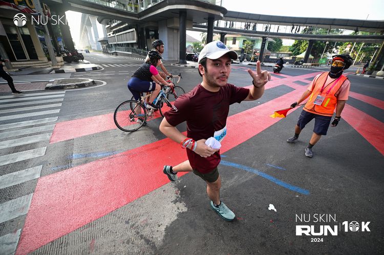 Race photo from Nu Skin Run 10K