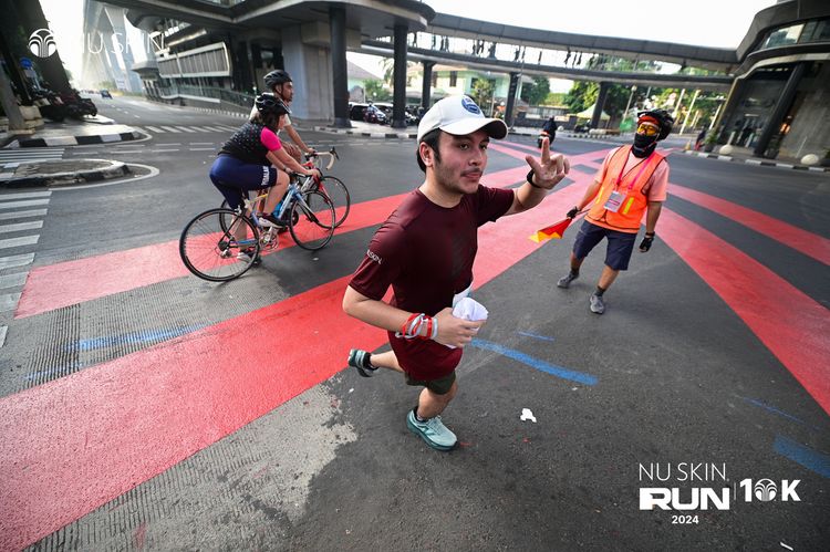 Race photo from Nu Skin Run 10K