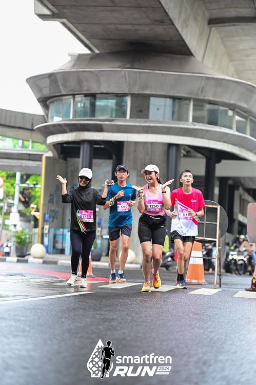 Race photo from Smartfren Run 2024