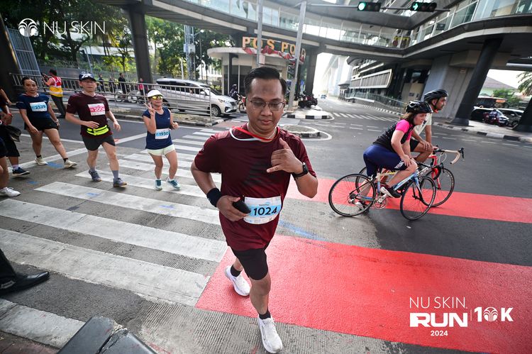 Race photo from Nu Skin Run 10K