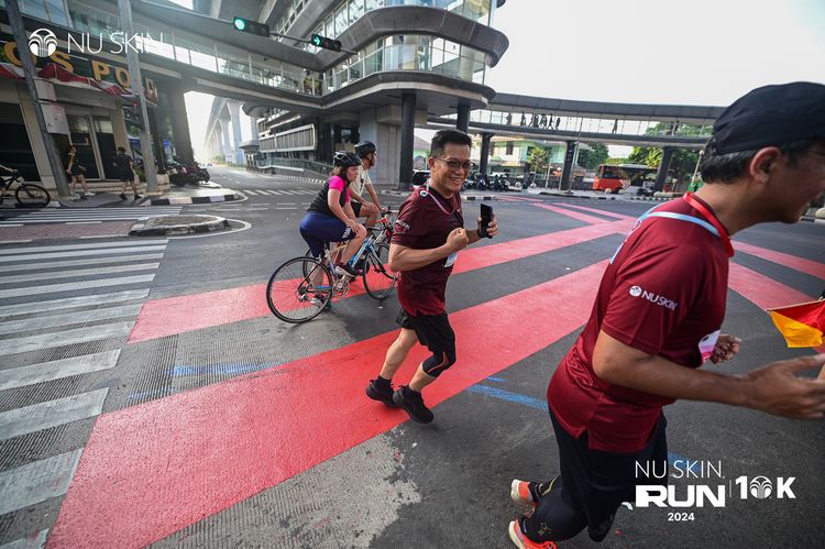 Race photo from Nu Skin Run 10K