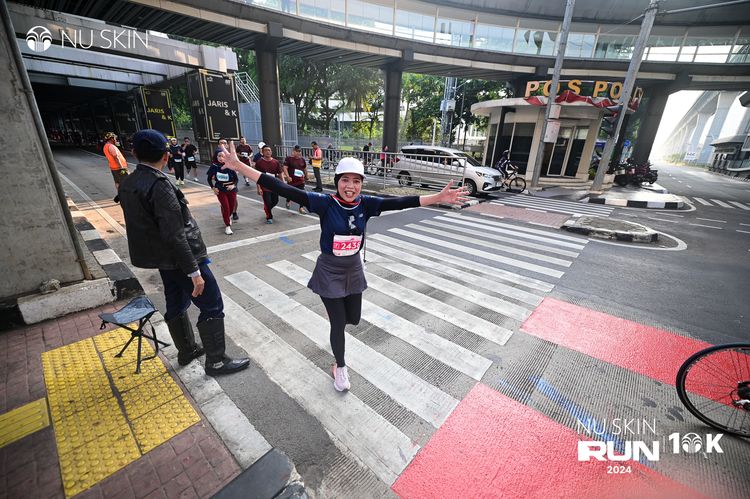Race photo from Nu Skin Run 10K