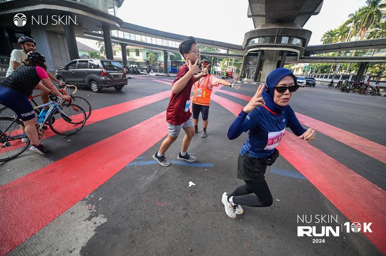Race photo from Nu Skin Run 10K