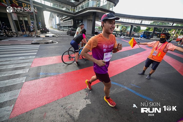 Race photo from Nu Skin Run 10K