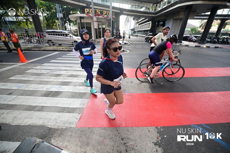 Race photo from Nu Skin Run 10K