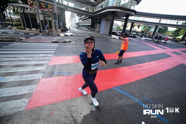 Race photo from Nu Skin Run 10K