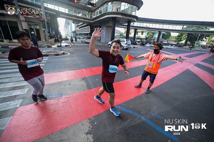 Race photo from Nu Skin Run 10K
