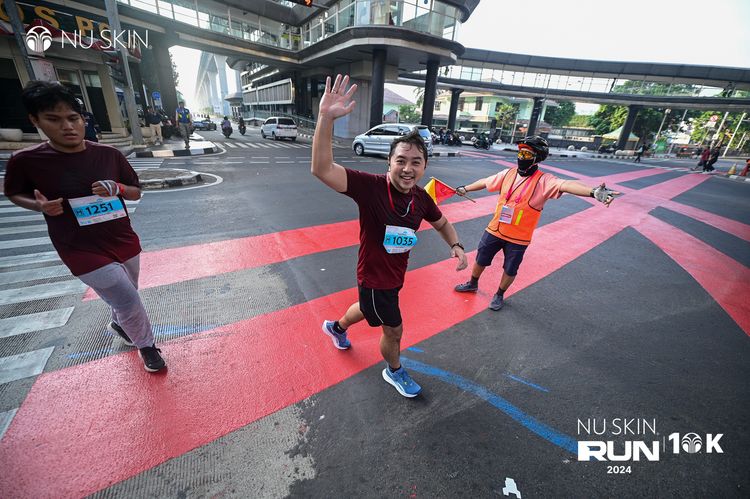Race photo from Nu Skin Run 10K