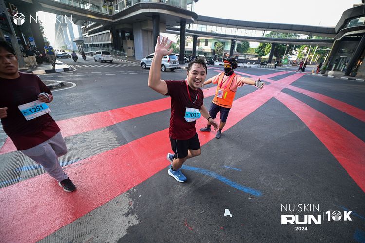Race photo from Nu Skin Run 10K