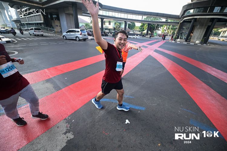 Race photo from Nu Skin Run 10K