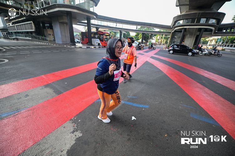 Race photo from Nu Skin Run 10K