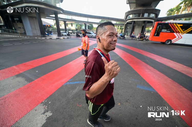Race photo from Nu Skin Run 10K