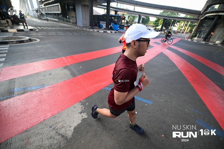Race photo from Nu Skin Run 10K