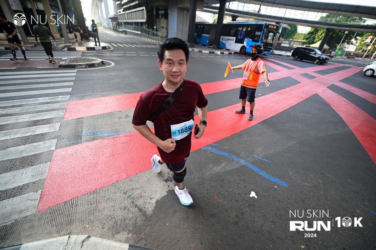 Race photo from Nu Skin Run 10K