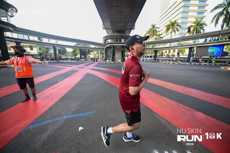 Race photo from Nu Skin Run 10K