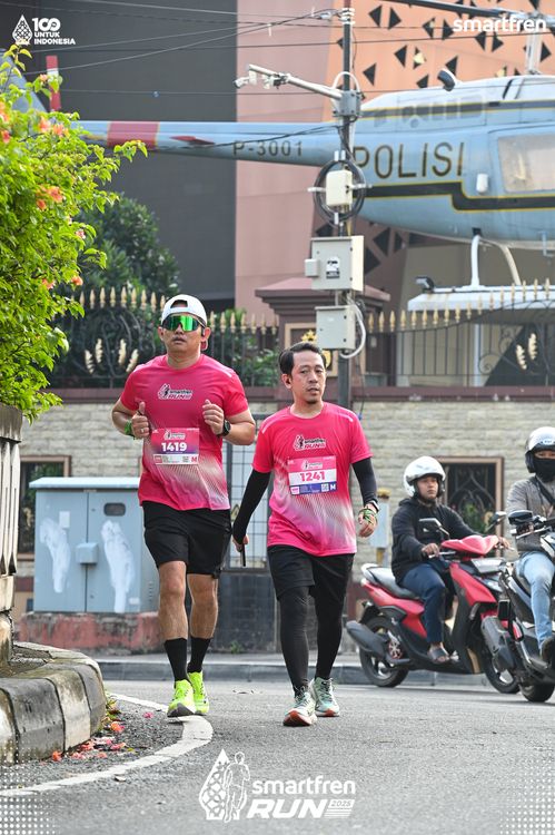 Race photo from Smartfren Run 2025 