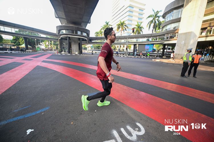 Race photo from Nu Skin Run 10K