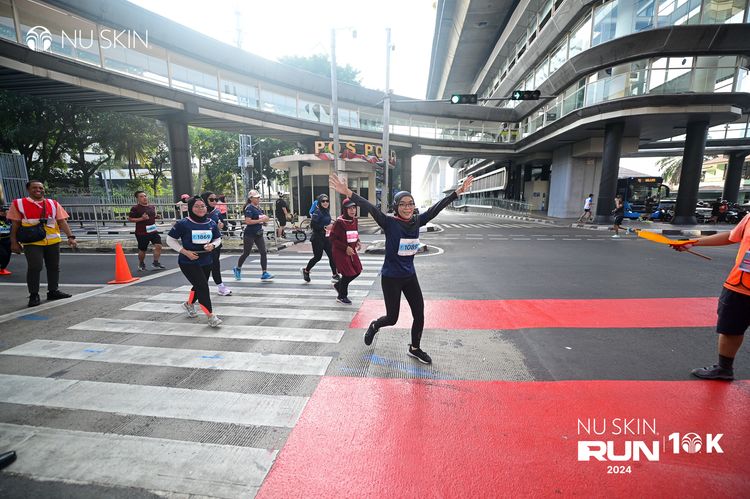 Race photo from Nu Skin Run 10K