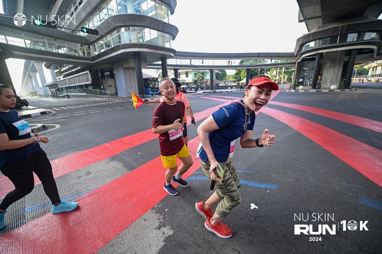 Race photo from Nu Skin Run 10K