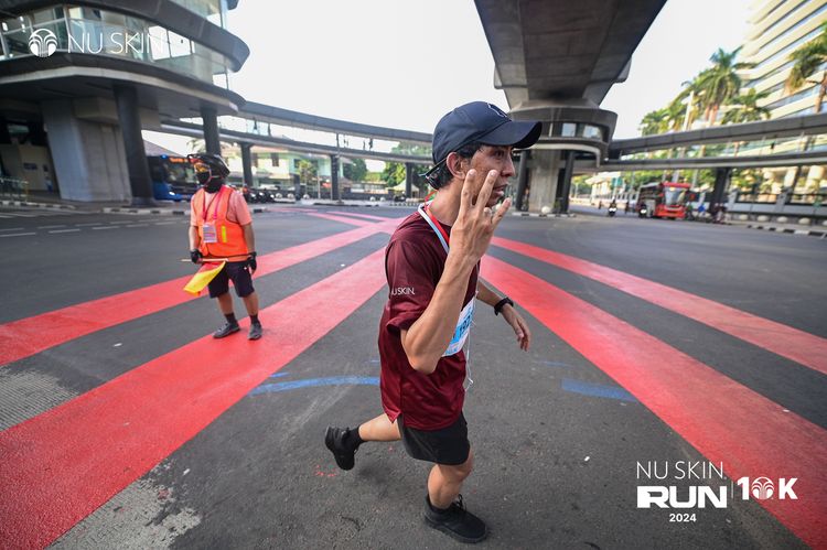 Race photo from Nu Skin Run 10K
