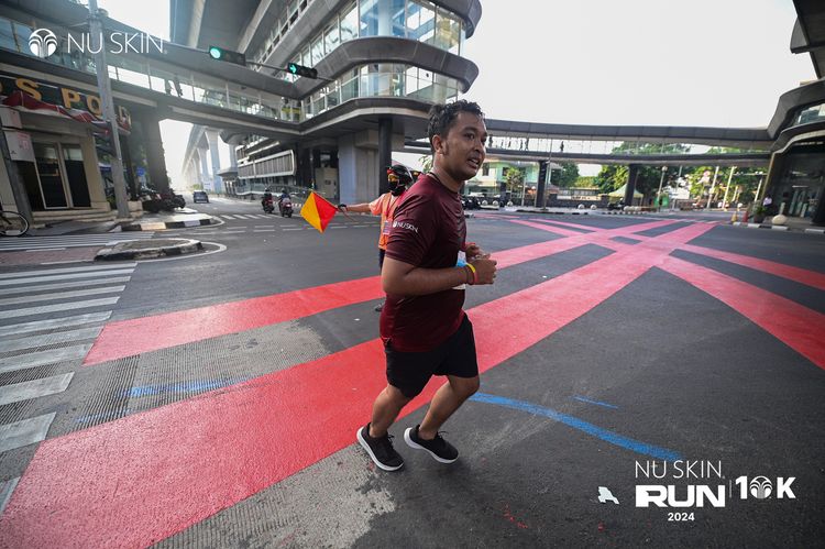 Race photo from Nu Skin Run 10K