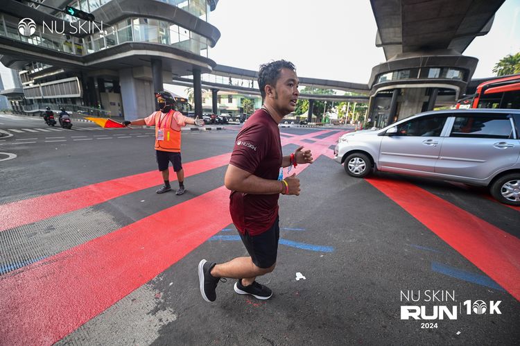 Race photo from Nu Skin Run 10K