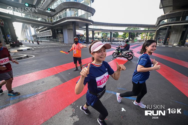 Race photo from Nu Skin Run 10K