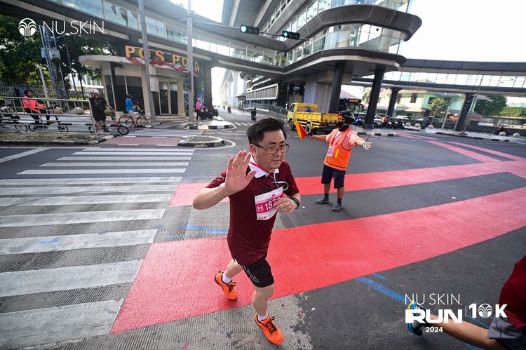 Race photo from Nu Skin Run 10K