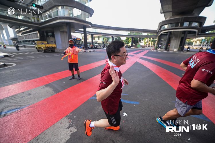 Race photo from Nu Skin Run 10K