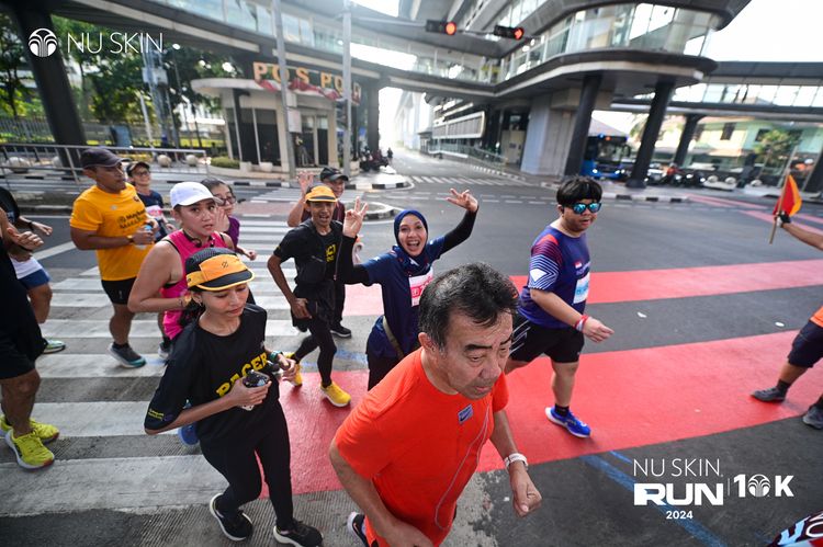 Race photo from Nu Skin Run 10K