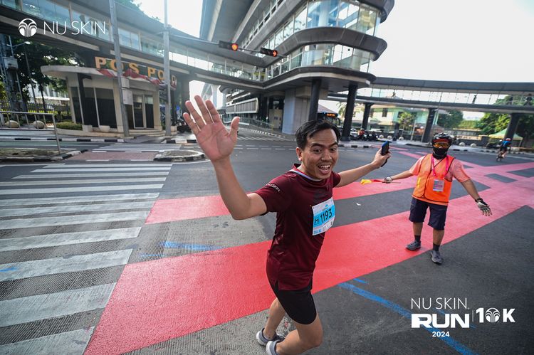 Race photo from Nu Skin Run 10K