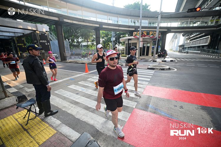 Race photo from Nu Skin Run 10K
