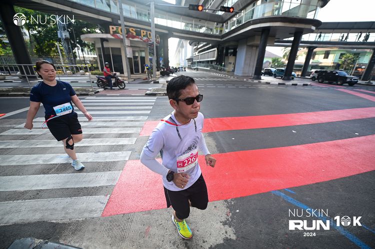 Race photo from Nu Skin Run 10K