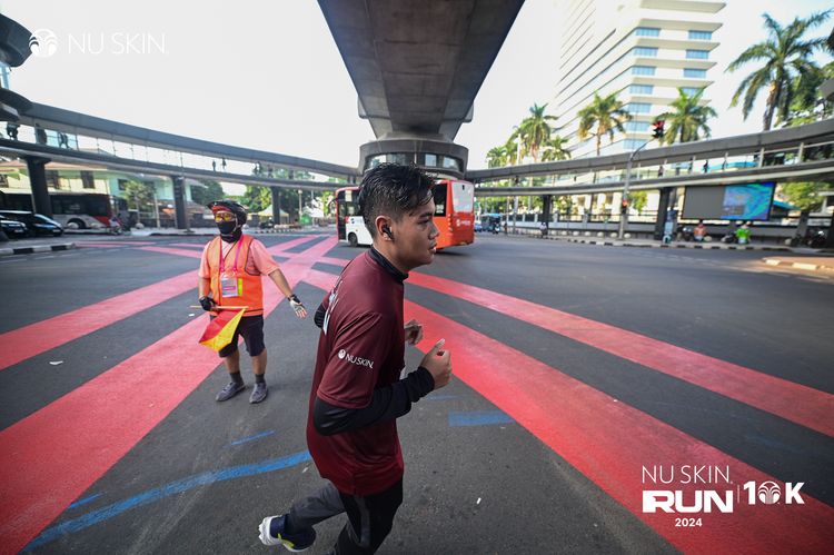 Race photo from Nu Skin Run 10K