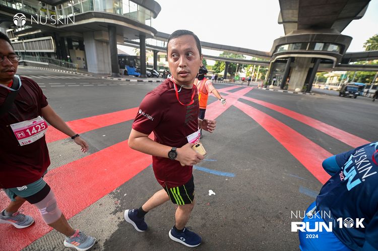Race photo from Nu Skin Run 10K