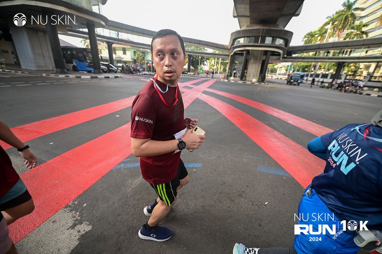Race photo from Nu Skin Run 10K