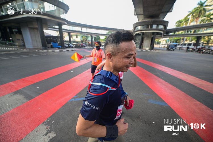 Race photo from Nu Skin Run 10K