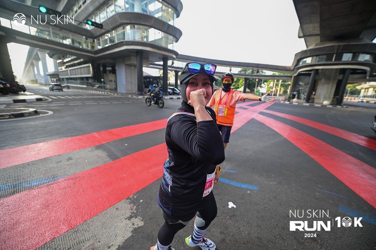 Race photo from Nu Skin Run 10K