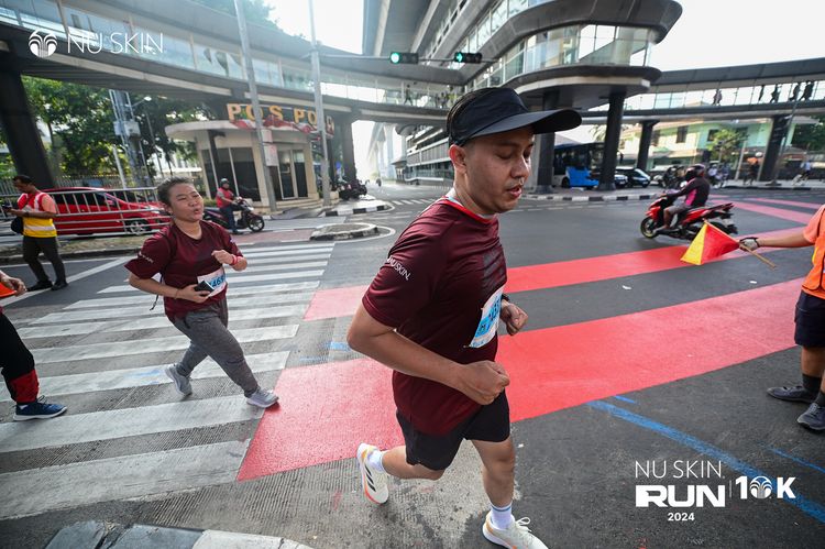 Race photo from Nu Skin Run 10K
