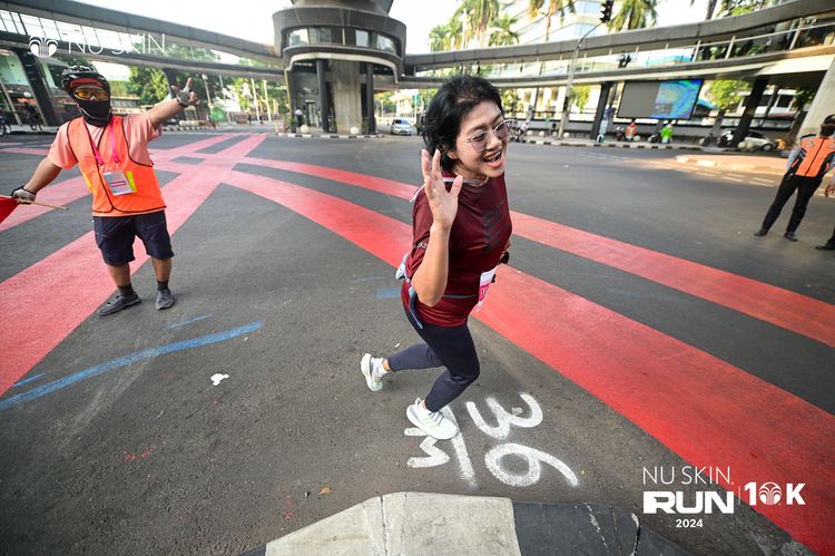 Race photo from Nu Skin Run 10K