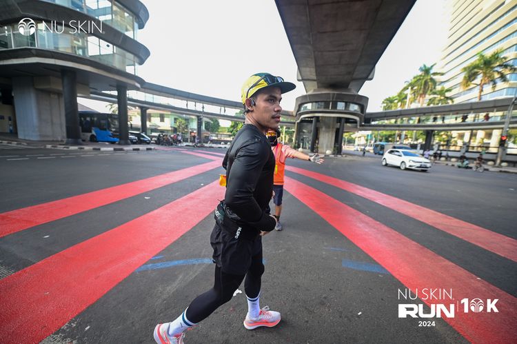 Race photo from Nu Skin Run 10K