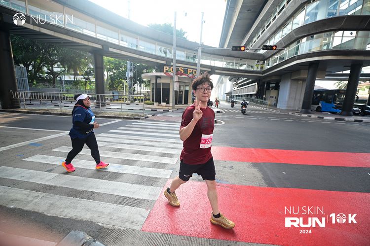Race photo from Nu Skin Run 10K