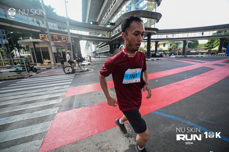 Race photo from Nu Skin Run 10K