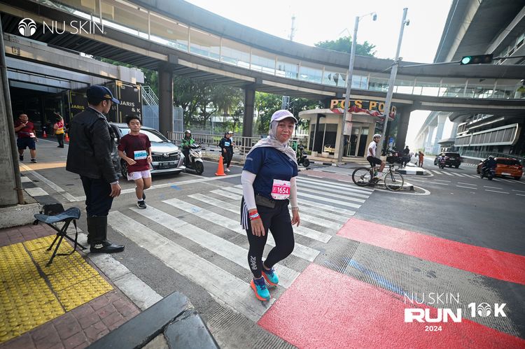 Race photo from Nu Skin Run 10K