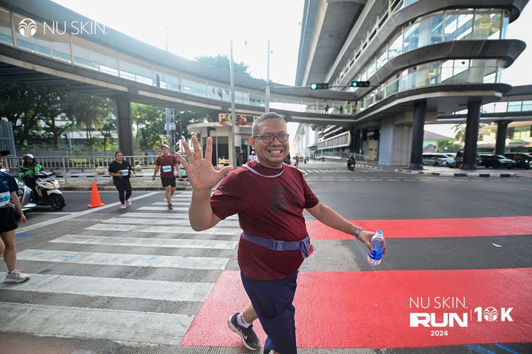 Race photo from Nu Skin Run 10K