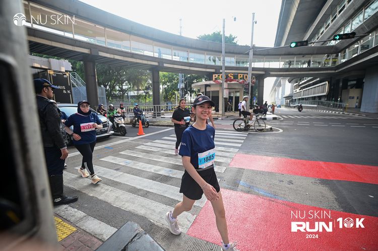 Race photo from Nu Skin Run 10K