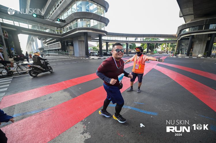 Race photo from Nu Skin Run 10K