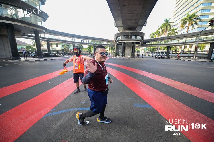 Race photo from Nu Skin Run 10K