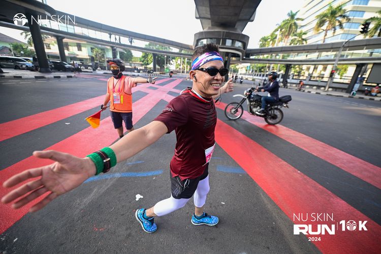 Race photo from Nu Skin Run 10K